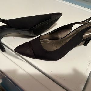 Bandolino size 10 women’s strap 2 and a half inch heeled shoe